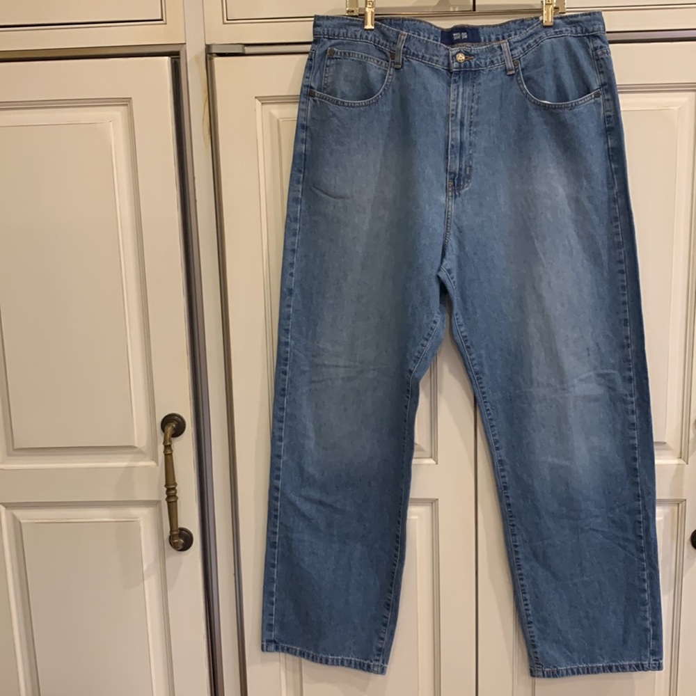 White Blue Shirt Jean Full Cut Men’s Lightweight Faded Blue Jeans-Size 40